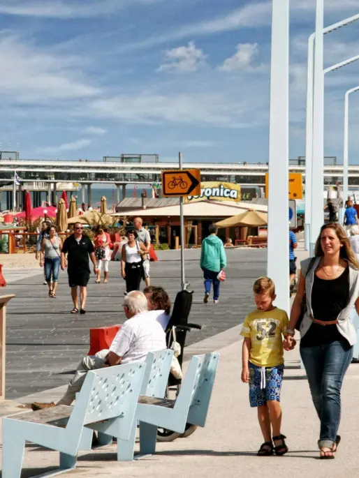 Parkbänke maßgefertigt Boulevard Scheveningen