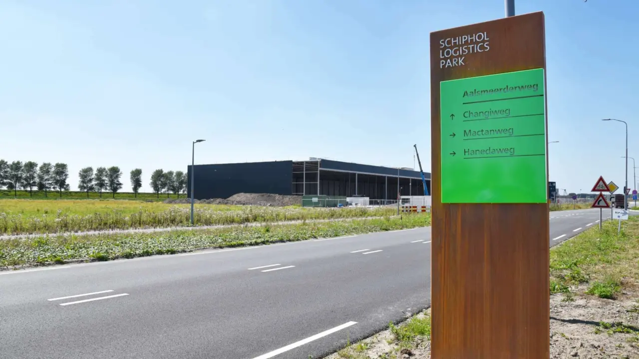 Schiphol Schiphol Logistics Park Informatiezuil 1