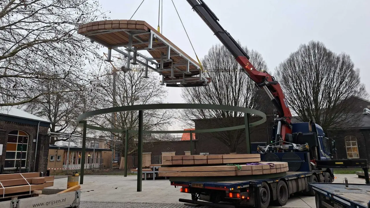 Tilburg Sonderbau Podest 6