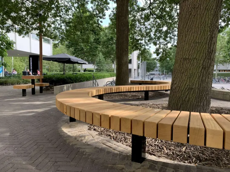 Parkbank Plane Slingerbank University Tilburg