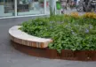 Tilburg Winkelcentrum Heyhoef Cortenstalen plankenbak met zittingen 2