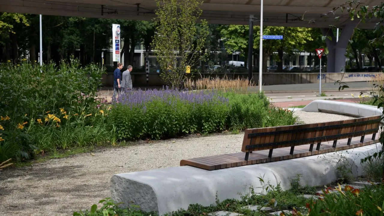 Maatwerk zitelement op Herdenkingsplek de Golf Utrecht