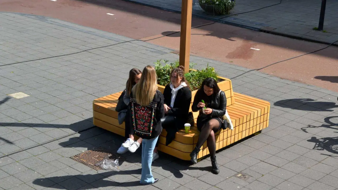 Utrecht Universiteit Plane Solid Plantenbank met rugleuning 1