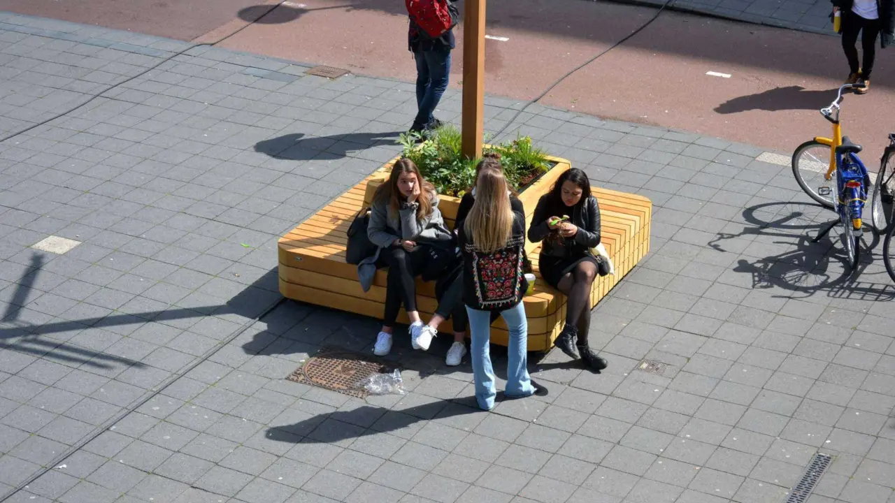 Utrecht Universiteit Plane Solid Plantenbank met rugleuning 3