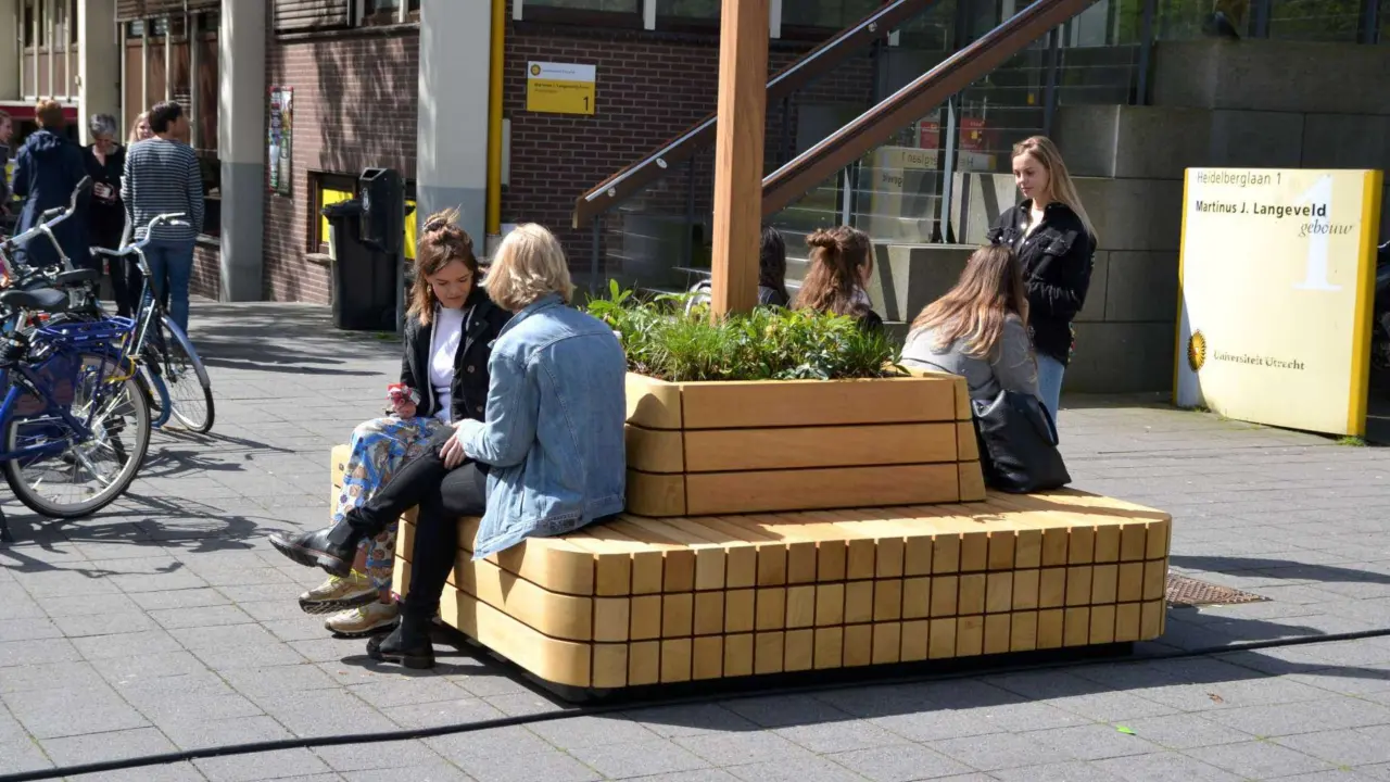 Utrecht Universiteit Plane Solid Plantenbank met rugleuning 7