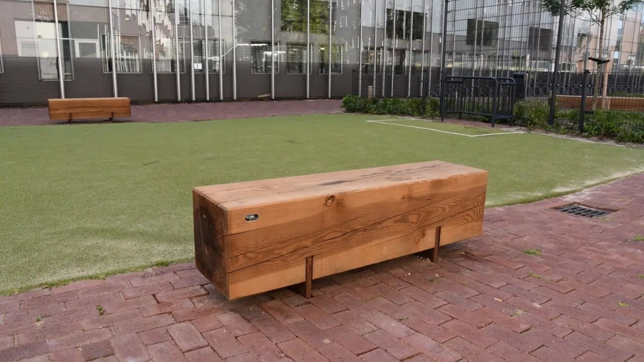 Utrecht Willem Sluyterstraat Grafisch Lyceum Utrecht Buitenbank Pure Eco Douglas 1500 14