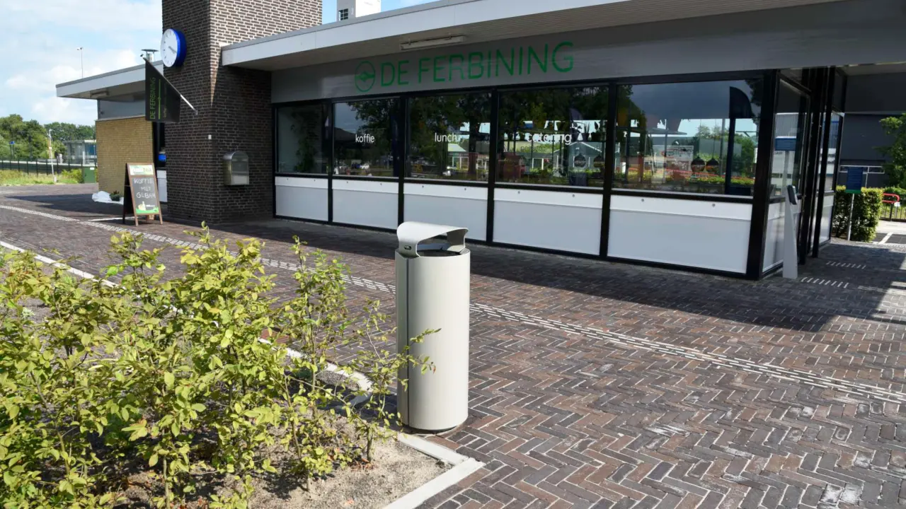 Veenwouden Feanwâlden Station Transferium constructo 72 en maatwerk buitenbanken 3