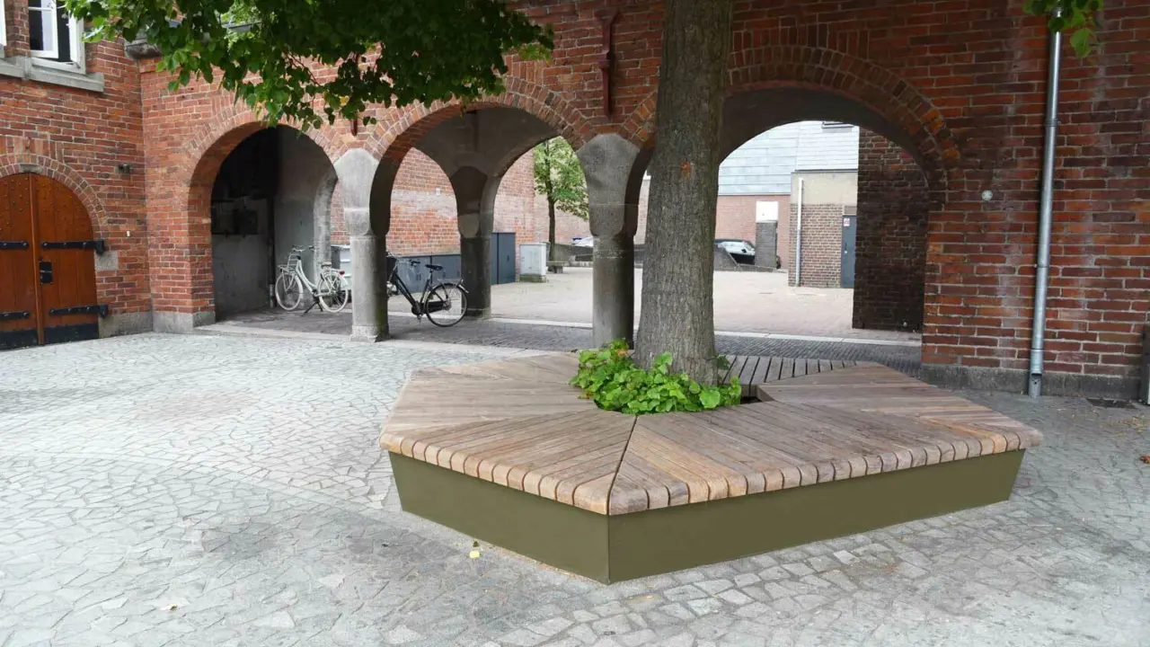 Waalwijk Raadhuisplein en Markt 21
