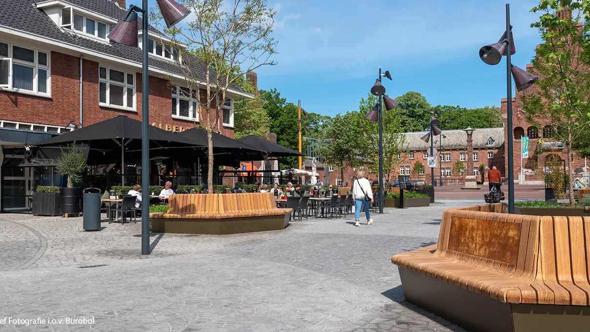 Grijsen Waalwijk Raadhuisplein en Markt 2