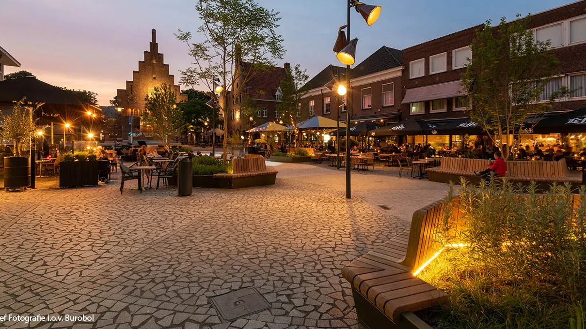 Grijsen Waalwijk Raadhuisplein en Markt 3