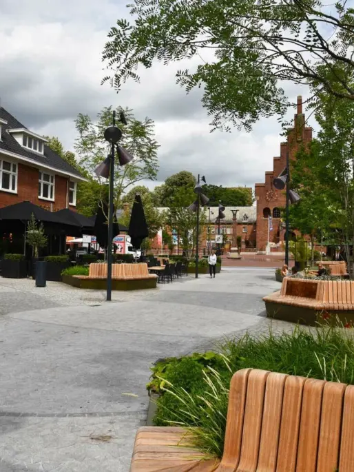 Waalwijk Raadhuisplein en Markt 46