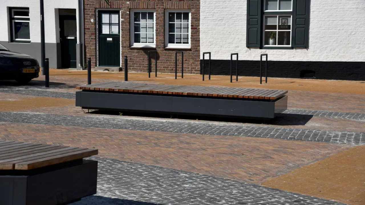 Podeste maßgefertigt und Fahrradbügel Rondo Single Alter Markt Waubach