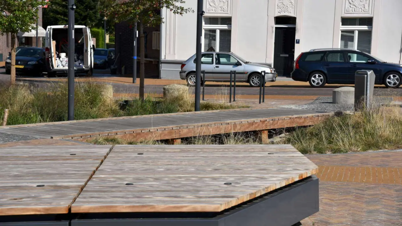 Podeste maßgefertigt und Fahrradbügel Rondo Single Alter Markt Waubach