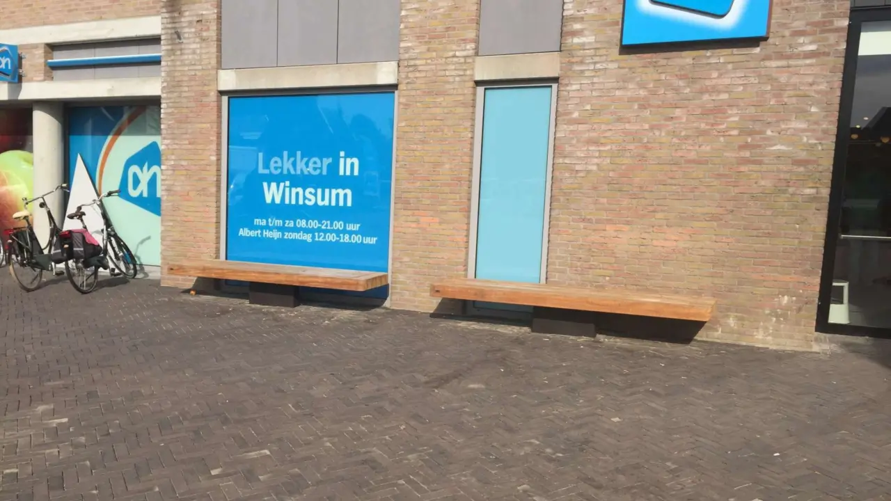 Winsum Plane II muurbanken kade plane Winkelcentrum Obergon 1