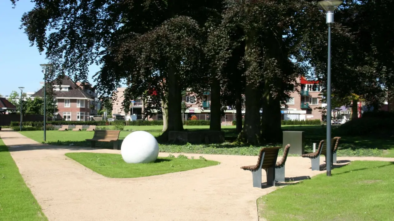 Winterswijk Notaristuin Notaris stoel