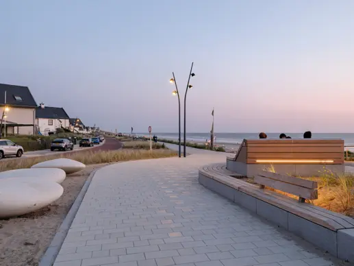 Zandvoort Paulus Lootboulevard maatwerk Zitelement natuursteen met Led verlichtingjpg