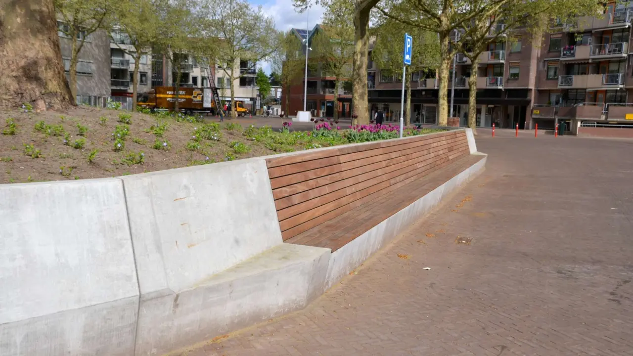 Marktplein Zeist Muurbank Constructo 102 Maatwerkbank voor Voorzieningenkast Nietje 8