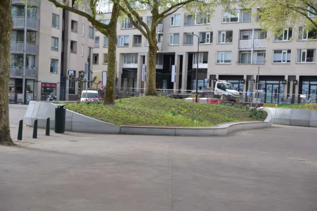 Marktplein Zeist Muurbank Constructo 102 Maatwerkbank voor Voorzieningenkast Nietje 12