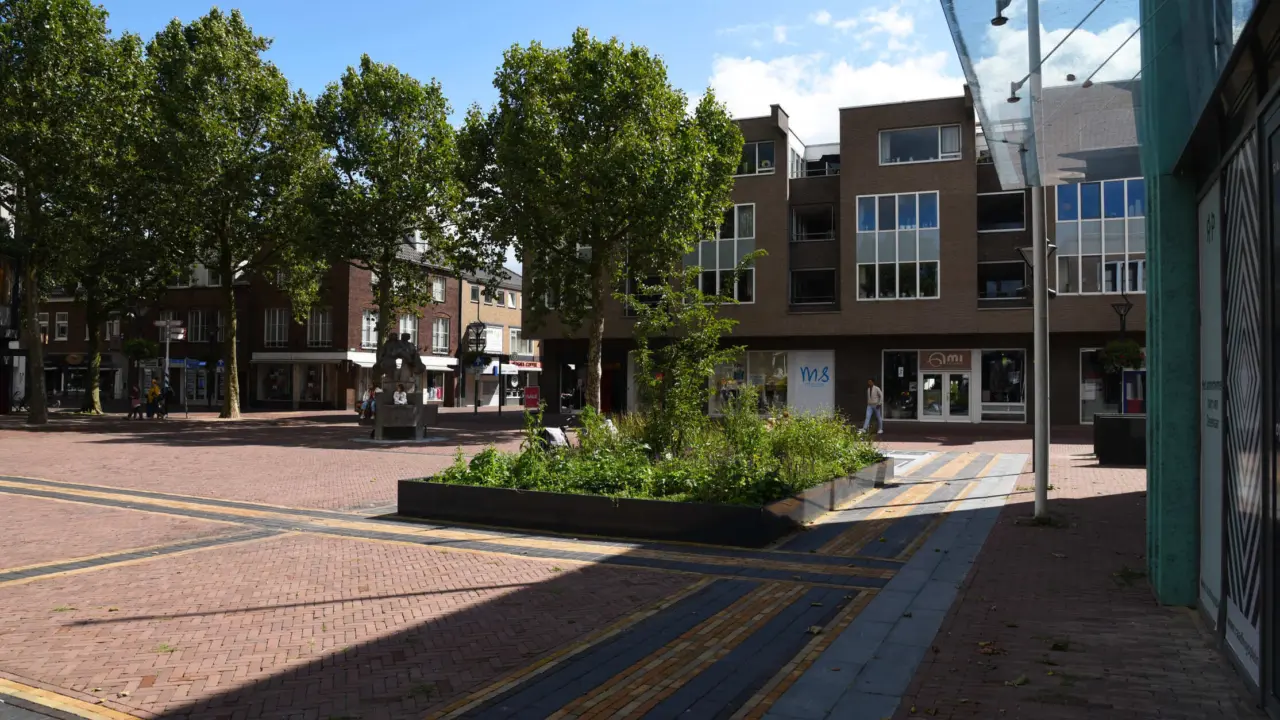 Zevenaar Raadhuisplein Maatwerk Plantenbakken met zitvlak 22