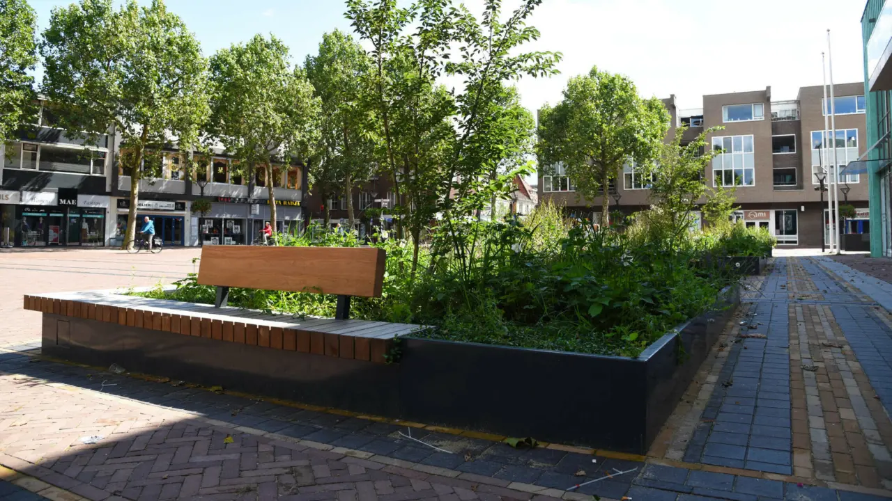 Zevenaar Raadhuisplein Maatwerk Plantenbakken met zitvlak 5