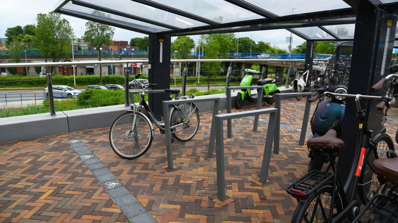 Zoetermeer Cubic II fietsbeugels Grijsen Straatmeubilair 2