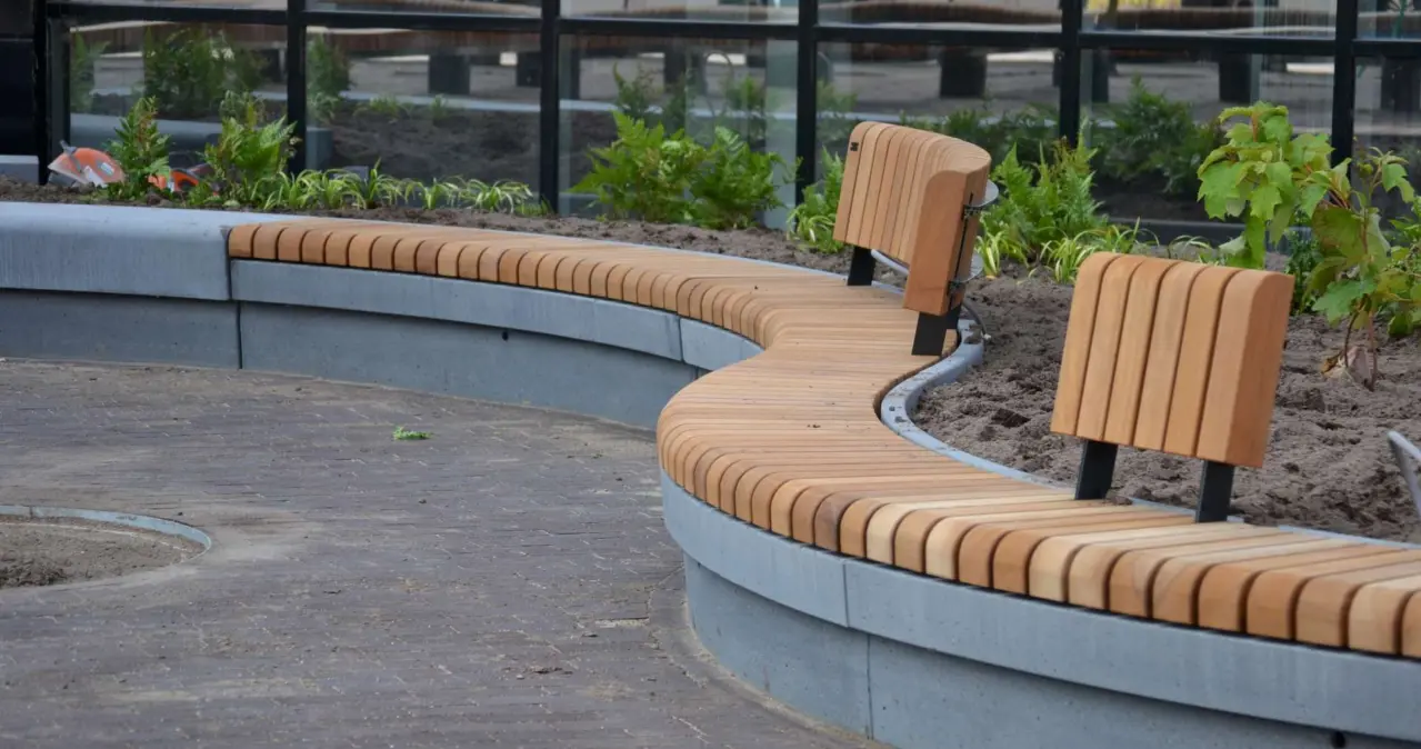 S Hertogenbosch Bolduc Maatwerk elementen Grid zit groen boomroosters afvalbakken 3