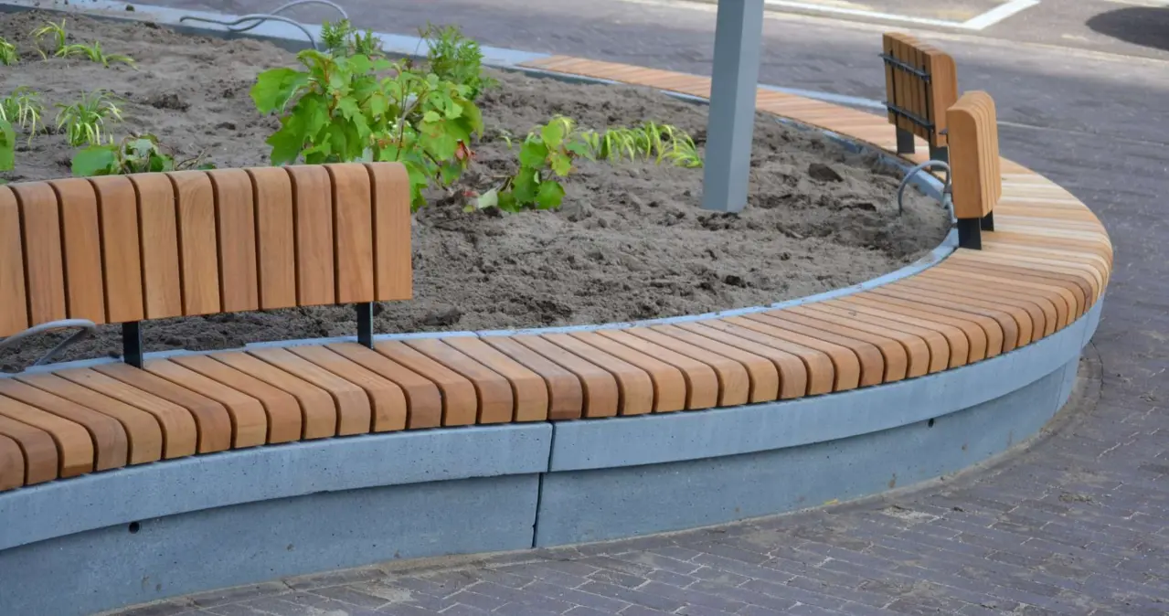 S Hertogenbosch Bolduc Maatwerk elementen Grid zit groen boomroosters afvalbakken 1