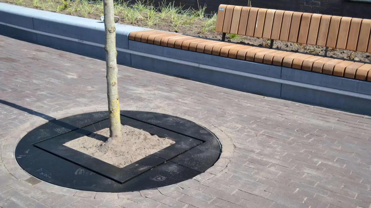 S Hertogenbosch Bolduc Maatwerk elementen Grid zit groen boomroosters afvalbakken 10