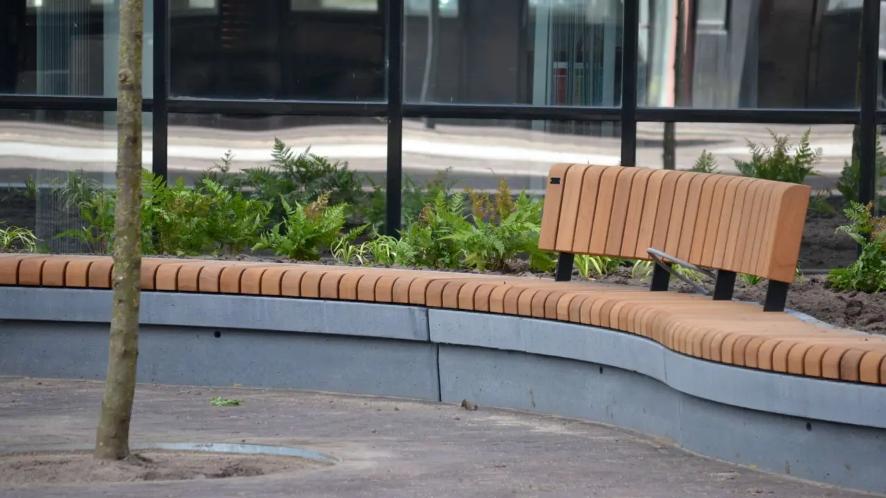 S Hertogenbosch Bolduc Maatwerk elementen Grid zit groen boomroosters afvalbakken 4