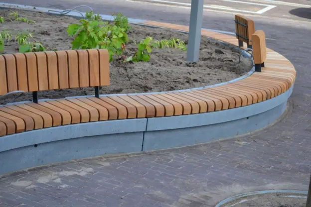 S Hertogenbosch Bolduc Maatwerk elementen Grid zit groen boomroosters afvalbakken 1