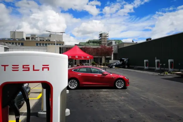 Dietikon Tesla Supercharger Plane Duo Swing Picknickset Constructo 102 3 1440x1080